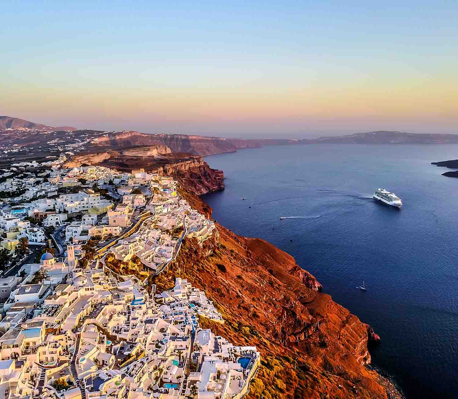 The history of the grape variety Assyrtiko from Santorini